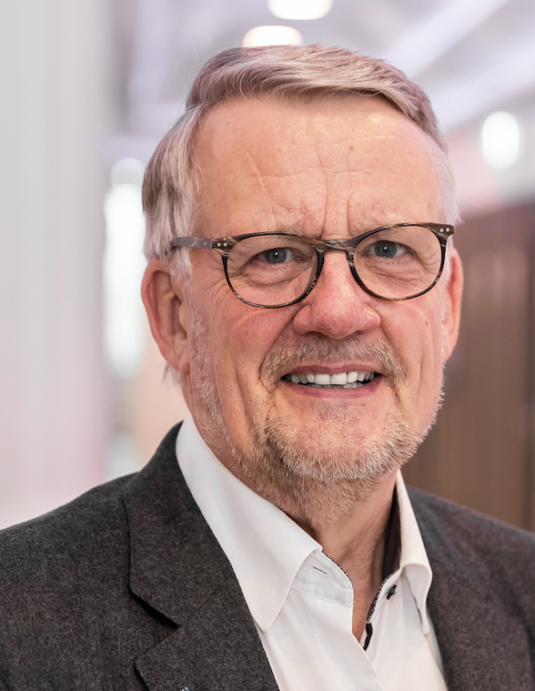 hpw gespiegelt schmal Ihr KMU-Berater: Dipl.-Ing. H.-Peter Werminghaus