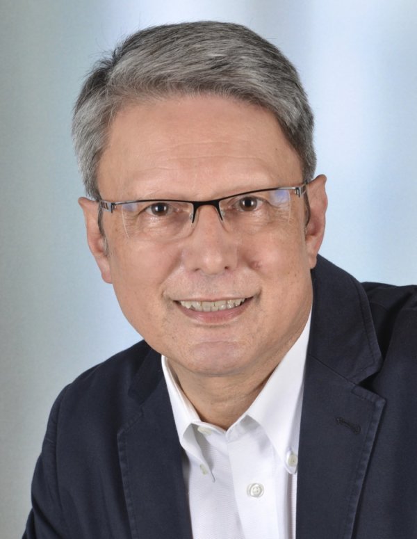 KMU-Berater August Hohmann Ihr KMU-Berater: Diplom Ökonom August Hohmann